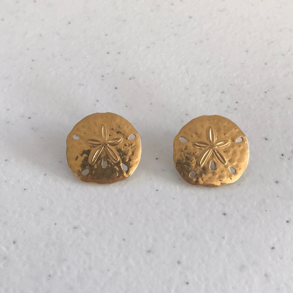 Crown Trifari Gold Tone Sand Dollar Clip On Earrings - Picture 1 of 9